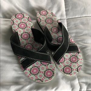 NWOT Lands End Women’s Sandals, Size 7M